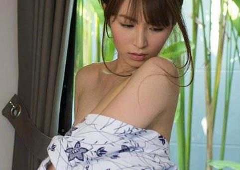 大桥未久作品图片：甜美清纯大桥未久三围资料简介