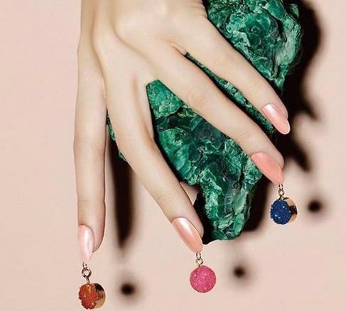 2017最新流行美甲：N款潮流美甲让你任意变换时尚