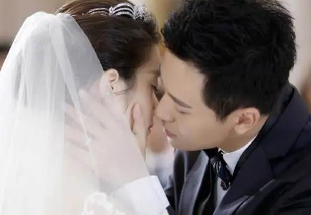 泡沫之夏结局谁和谁在一起了 剧情简介