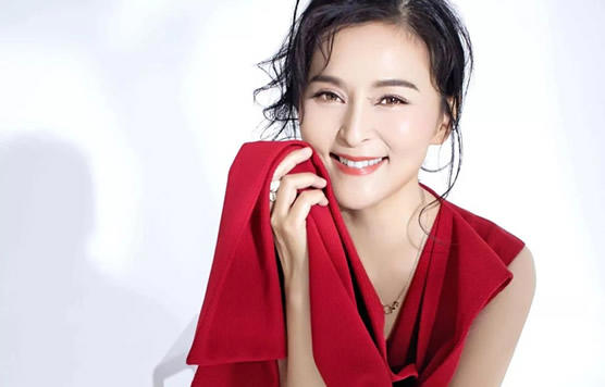 黄志忠前妻何音个人资料照片：何音黄志忠的故事