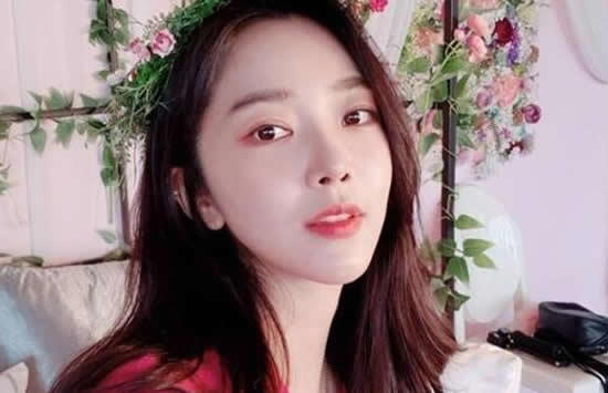 《小苹果》女主裴涩琪结婚 与男友交往三个月闪婚引热议