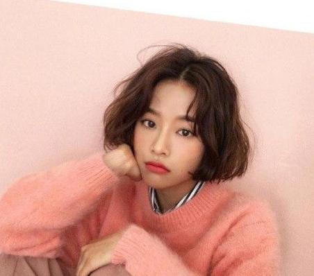 女生微卷短发发型图片：真心好看的短发微卷造型