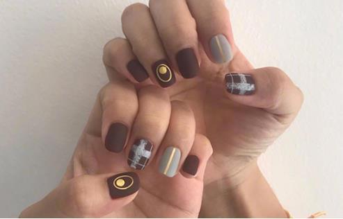2018美甲流行的款式：美甲图片2018新款式欣赏推荐