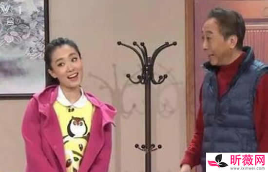 张小斐是冯巩的什么人 张小斐真的是冯巩的女儿吗