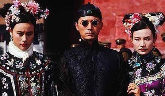 邬君梅陈冲长的真像?两人年轻照片很像的照片