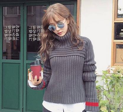 2017中长卷发图片：优雅迷人的中长发型是女生的最爱