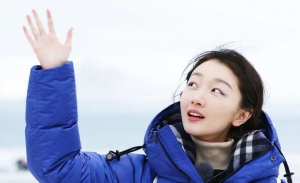 周冬雨的父是谁啊,周冬雨个人资料及家世