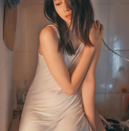 女生暗恋男生的20个举动汇总(别装傻错过了)