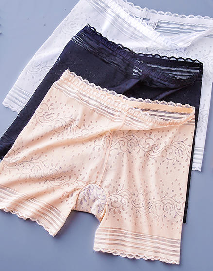 夏天初中女孩弯腰不带罩瞬间图片：教你防走光技巧