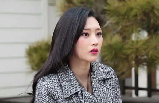 韩国r级限制十大电影2019：女主角漂亮香艳剧照精选