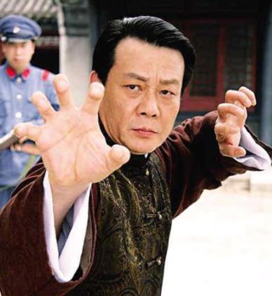 寇世勋为什么有两个老婆:娱乐圈享一夫多妻的男星