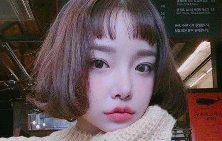 2019减龄发型流行发型预测：减龄女生短发发型图