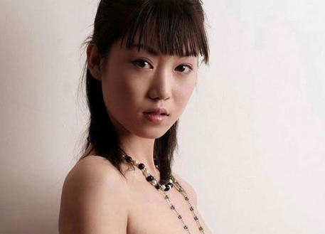 张筱雨最新人体艺术写真：人体艺术一种展现自然美的方式