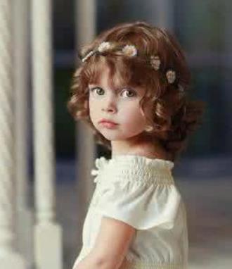 女小童短发发型编发，6岁儿童简单好看的扎发图片