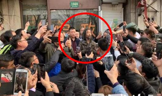 抖音上海金句流浪汉走红：流浪大师流浪背后始末详情