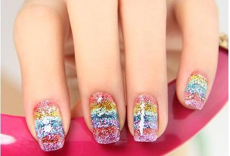 法式美甲图片大全：超美法式美甲打造指尖上的艺术美