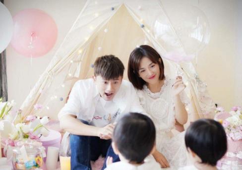 张杰谢娜热吻上热搜 张杰谢娜热吻动态图曝光